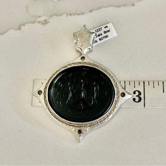Unisex One of a kind Venetian Glass Intaglio Pendant - Picture 6 of 11